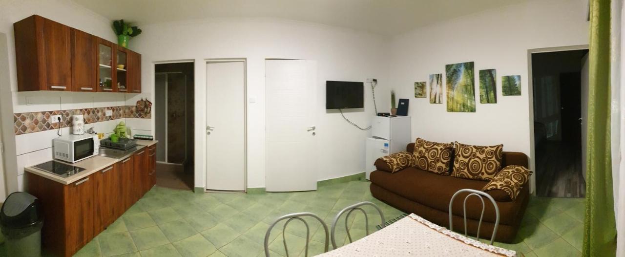 Grevia Apartmanok Poroszló Quarto foto